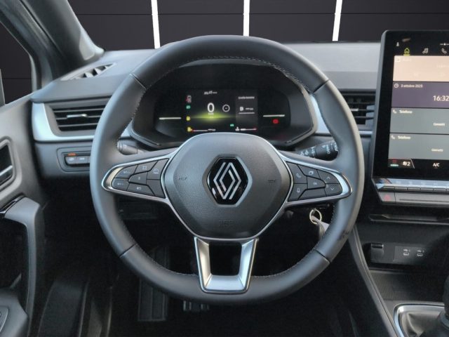 RENAULT Captur usata, con Autoradio digitale