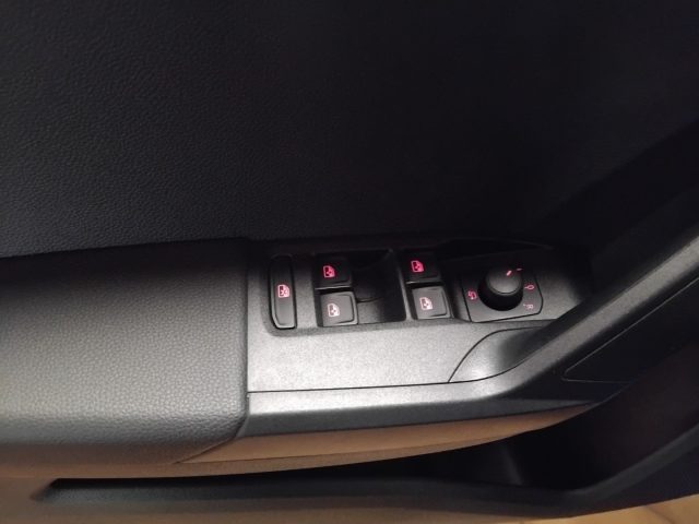 SEAT Arona usata, con Specchietti laterali elettrici