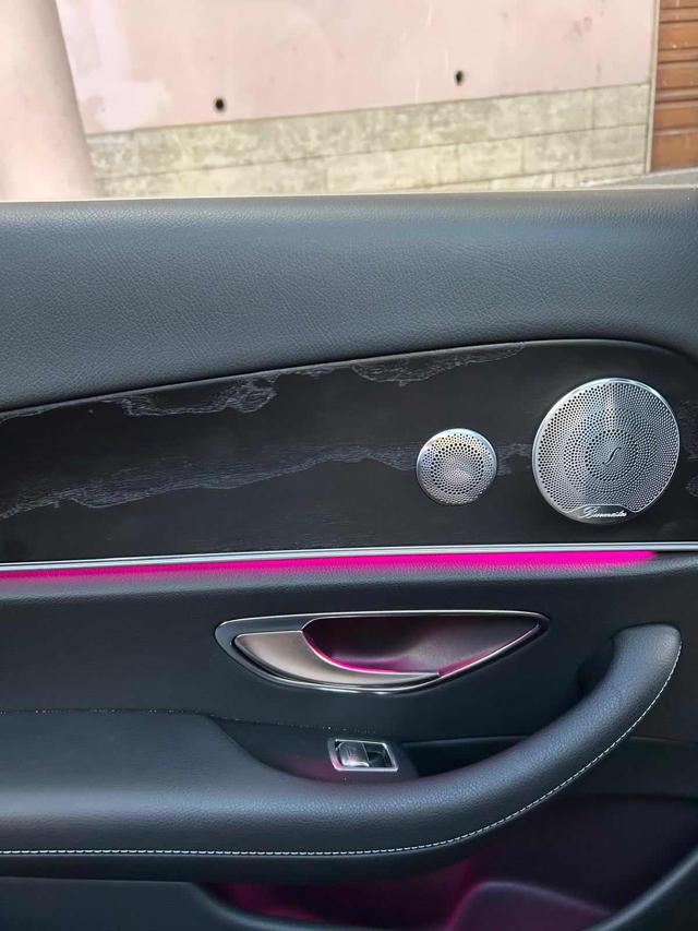 MERCEDES-BENZ E 220 usata, con Autoradio