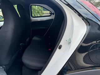 TOYOTA Aygo X usata, con Autoradio