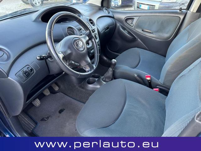 TOYOTA Yaris usata, con Boardcomputer