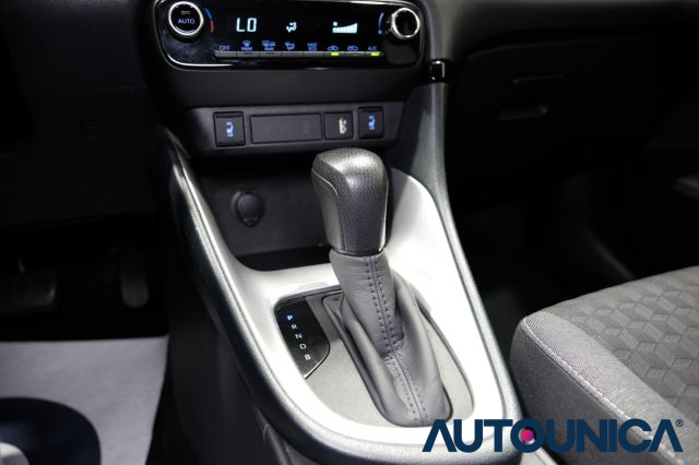 TOYOTA Yaris usata, con Isofix