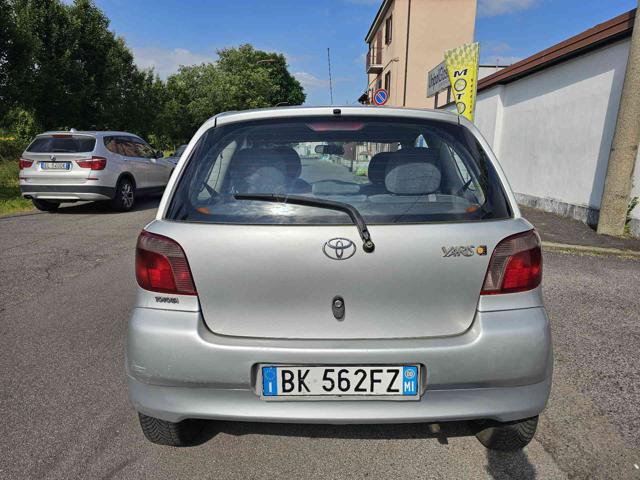 TOYOTA Yaris usata, con Autoradio