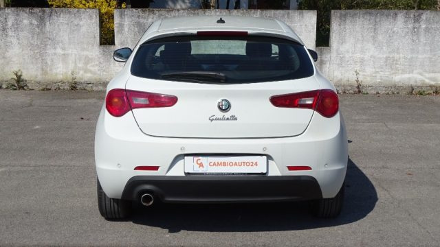 ALFA ROMEO Giulietta usata, con Autoradio