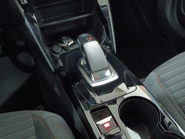 PEUGEOT 2008 usata, con Climatizzatore