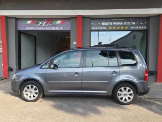 VOLKSWAGEN Touran usata, con Fendinebbia