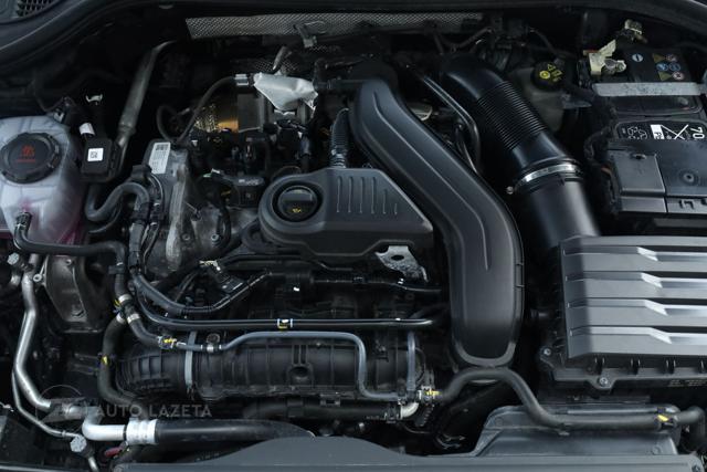 VOLKSWAGEN Passat usata, con Sistema di avviso di distanza