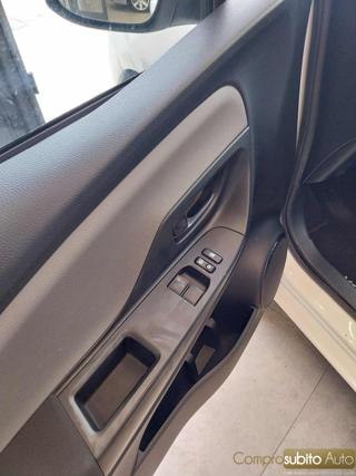 TOYOTA Yaris usata, con Specchietti laterali elettrici