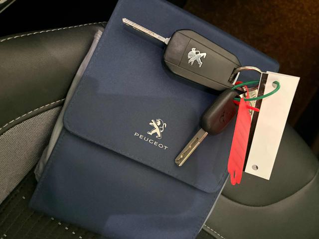 PEUGEOT 2008 usata, con USB