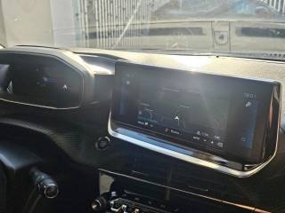 PEUGEOT 2008 usata, con Controllo vocale