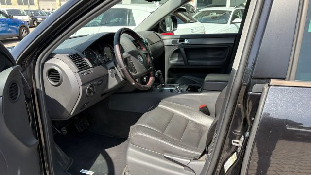 VOLKSWAGEN Touareg usata, con Autoradio