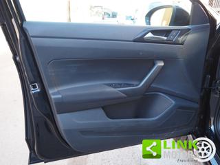 VOLKSWAGEN Taigo usata 49