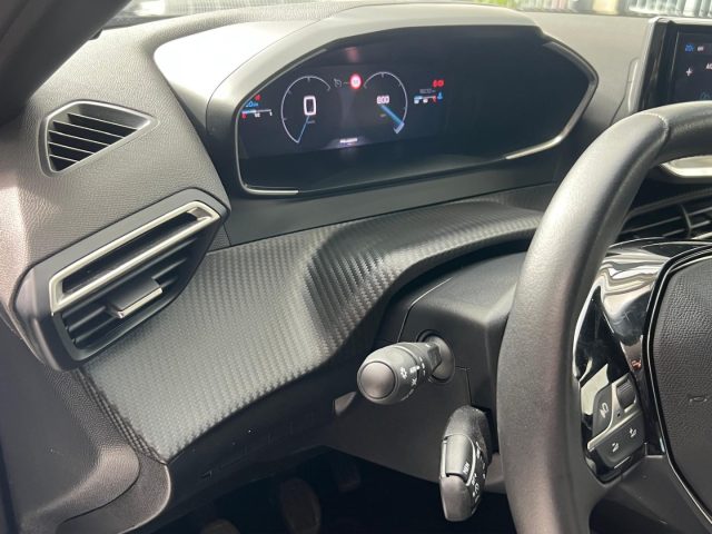 PEUGEOT 2008 usata, con Sistema di navigazione
