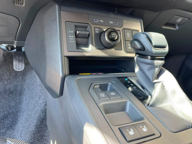 TOYOTA Hilux usata, con Volante multifunzione