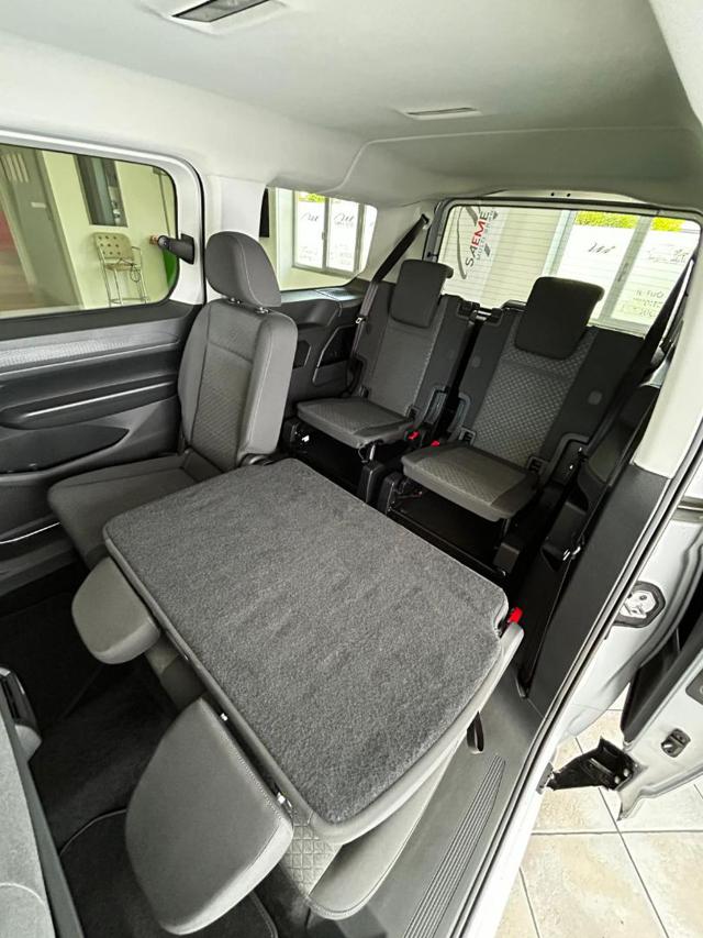 FORD Tourneo Connect usata, con Autoradio