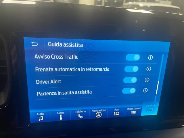FORD Tourneo Courier usata, con Airbag testa
