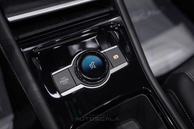 VOLKSWAGEN Tiguan usata, con Bracciolo