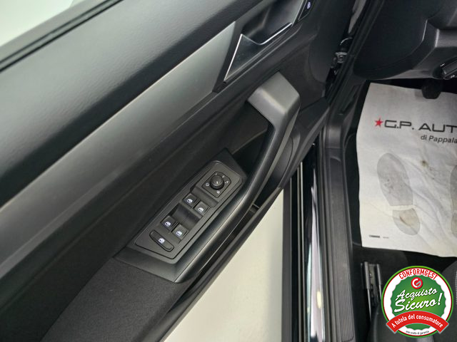 VOLKSWAGEN T-Roc usata, con Controllo elettronico della corsia
