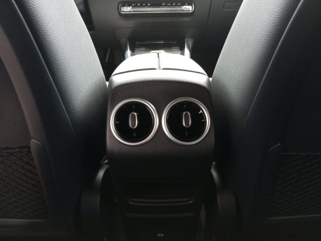 MERCEDES-BENZ B 180 usata, con Leve al volante