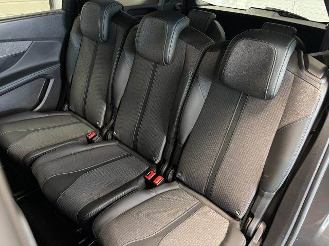 PEUGEOT 5008 usata, con Controllo automatico clima