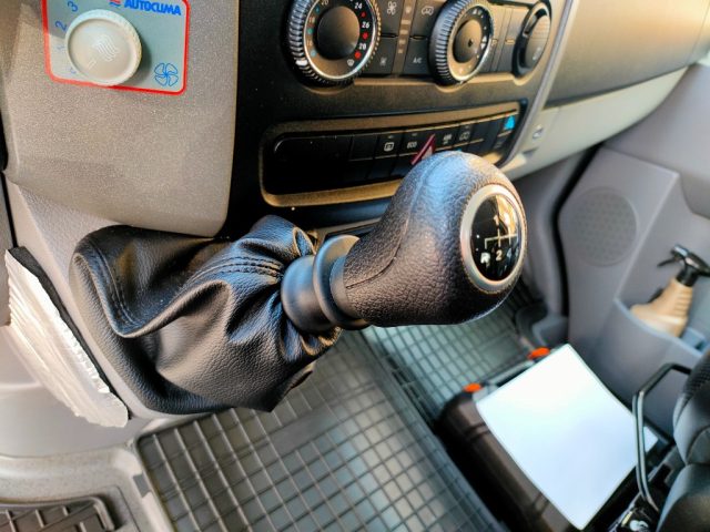 MERCEDES-BENZ Sprinter usata, con Bracciolo