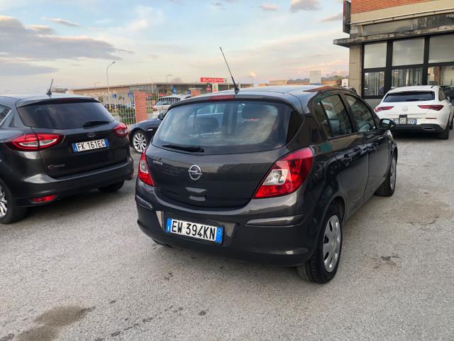 OPEL Corsa usata, con Autoradio