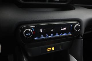 TOYOTA Yaris usata 8