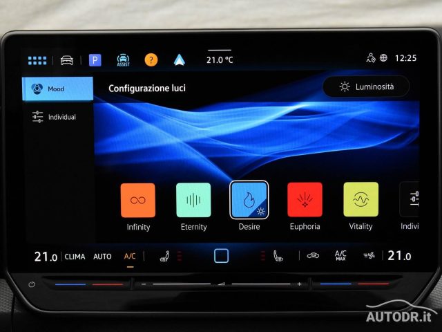 VOLKSWAGEN Golf usata, con Isofix