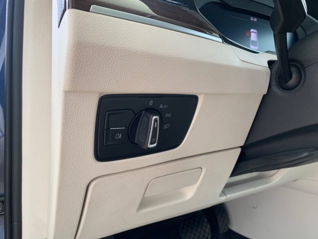 VOLKSWAGEN Passat usata, con Touch screen