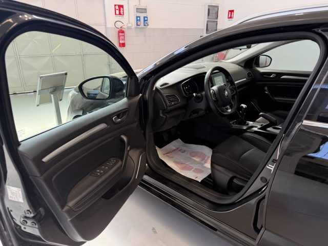 RENAULT Megane usata, con Specchietti laterali elettrici