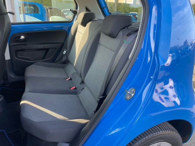 VOLKSWAGEN up! usata, con Sistema di navigazione