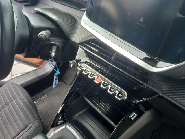 PEUGEOT 2008 usata, con Climatizzatore