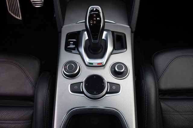 ALFA ROMEO Stelvio usata, con Regolazione elettrica sedili