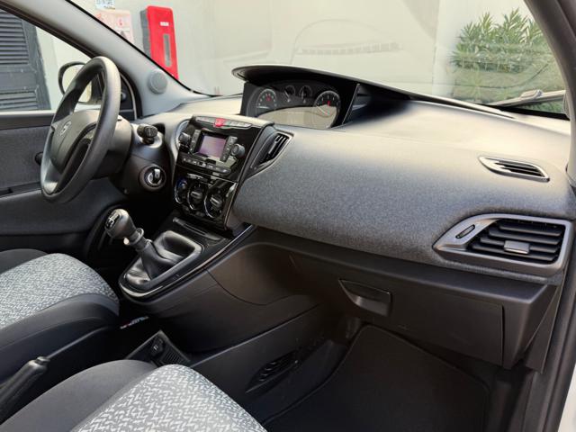 LANCIA Ypsilon usata, con MP3