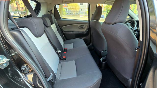 TOYOTA Yaris usata, con Autoradio digitale