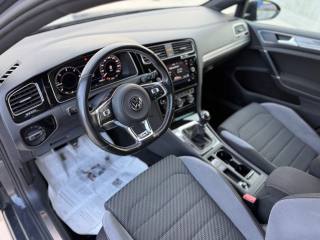 VOLKSWAGEN Golf usata, con Airbag testa