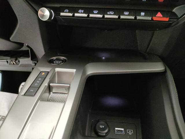 PEUGEOT 308 usata, con Volante in pelle