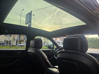 PORSCHE Cayenne usata, con Carica per smartphone a induzione
