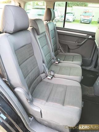 VOLKSWAGEN Touran usata 24
