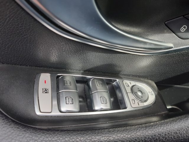 MERCEDES-BENZ E 220 usata, con Volante in pelle