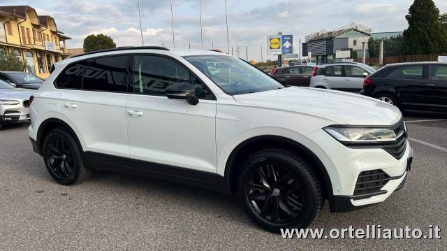 VOLKSWAGEN Touareg usata, con Airbag