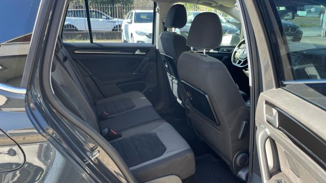 VOLKSWAGEN Golf Sportsvan usata, con Airbag testa