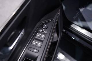 PEUGEOT 5008 usata, con Controllo automatico clima