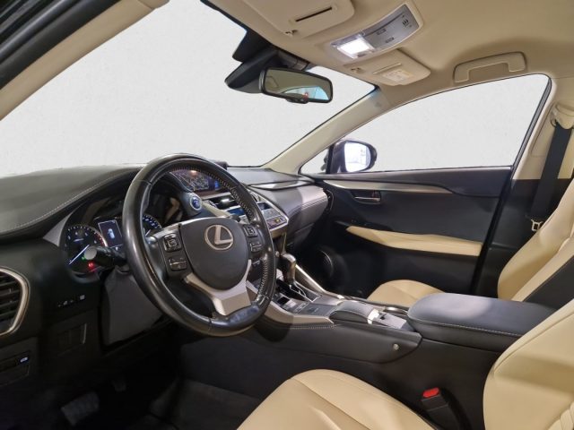 LEXUS NX 300 usata, con Cerchi in lega