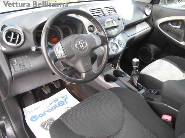 TOYOTA RAV 4 MY23 usata, con Bracciolo