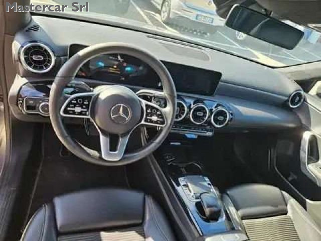 MERCEDES-BENZ A 180 usata, con Boardcomputer