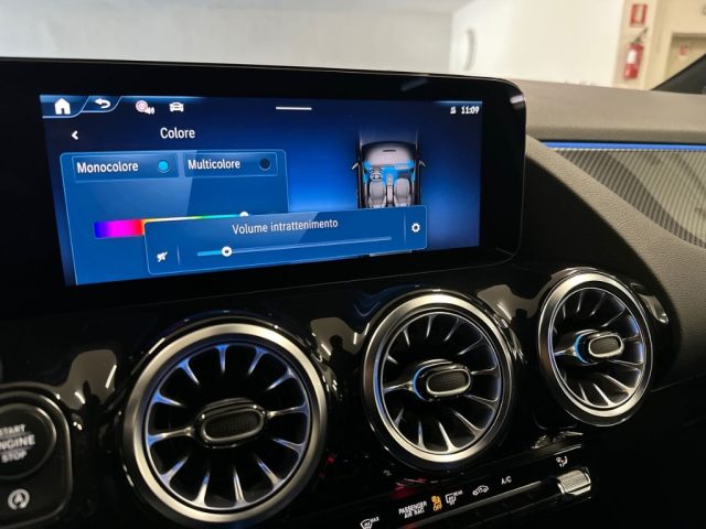 MERCEDES-BENZ GLA 180 usata, con Sistema di navigazione