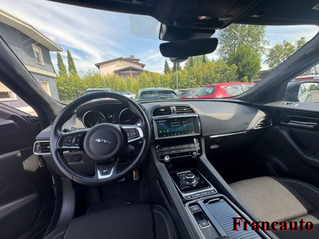 JAGUAR F-Pace usata, con Climatizzatore