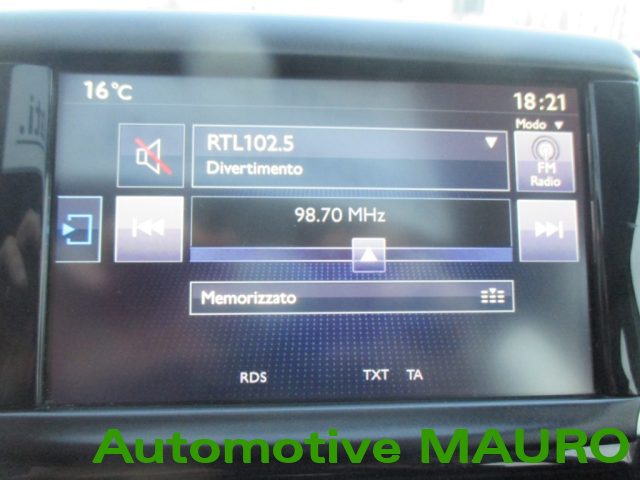 PEUGEOT 208 usata, con Specchietti laterali elettrici