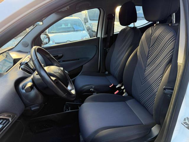 LANCIA Ypsilon usata, con ESP